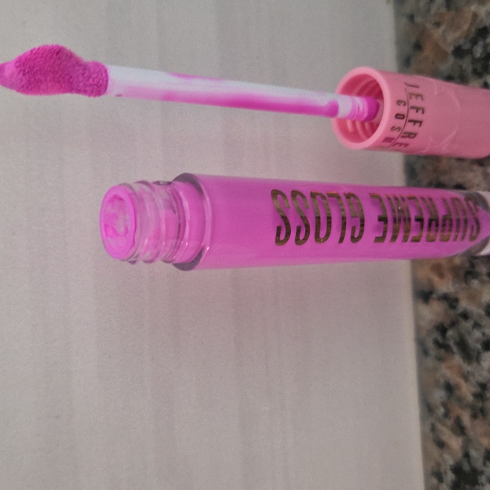 Jeffree Star The Gloss - Vibrant Pink  Queen Supreme